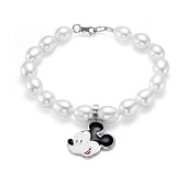Детский браслет с подвеской "Микки Маус". Жемчуг "Рис" размером 7,5-8 мм