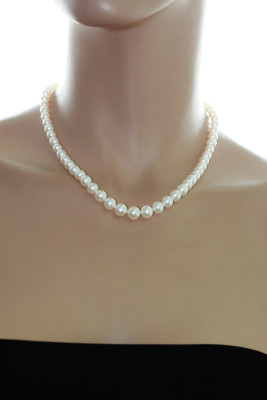 Ожерелье из белого круглого речного жемчуга. Жемчужины 7,5-8,5 мм