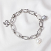 Браслет с серой и белой каплевидной жемчужиной 9-10 мм